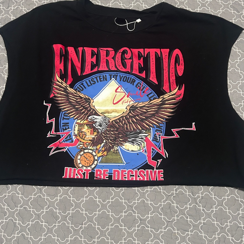 SHEIN Black Cropped Tee with Pink Graphic - Picture 2 of 5